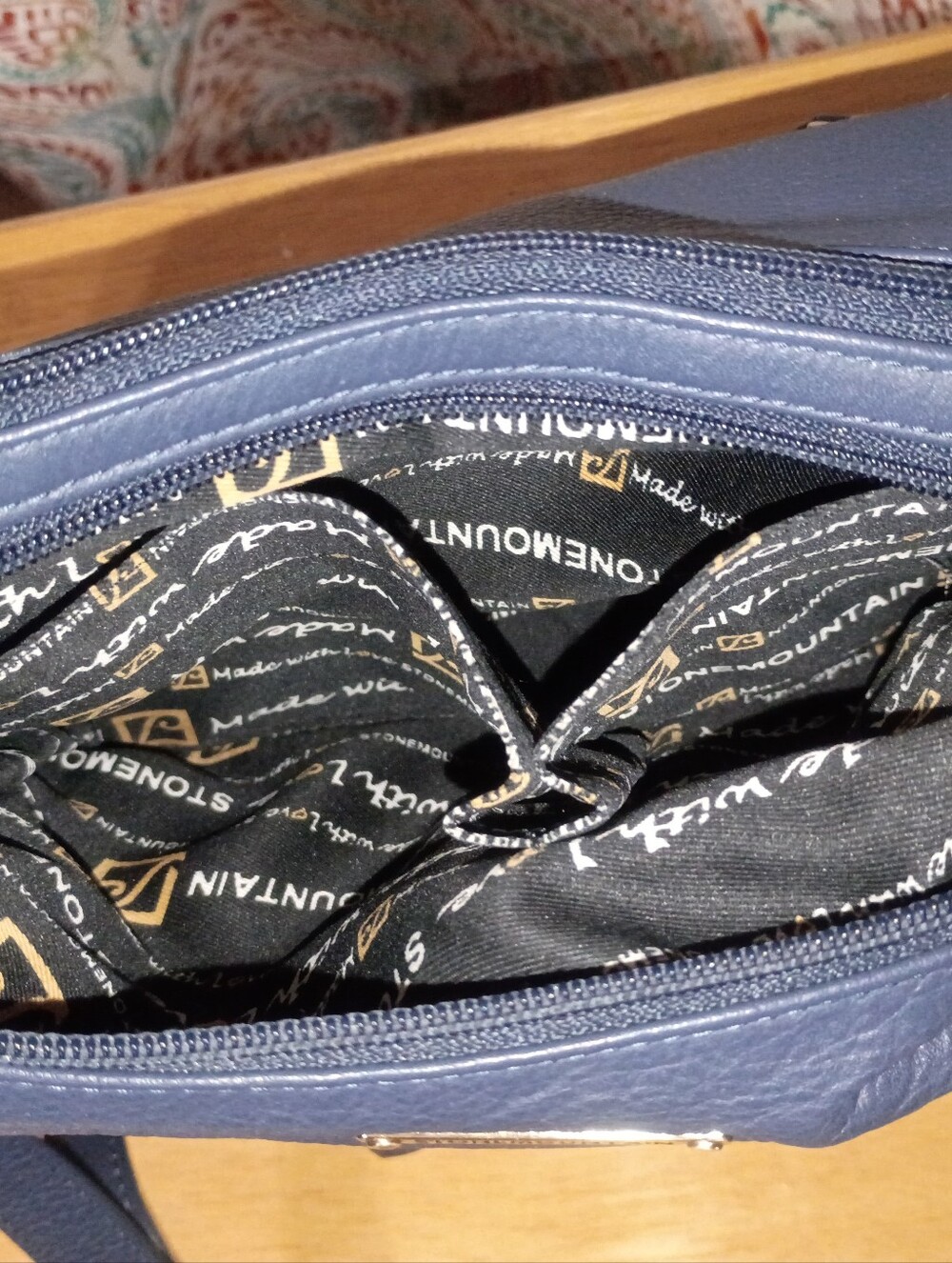 Stone Mountain Navy Purse - Picture 5 of 6